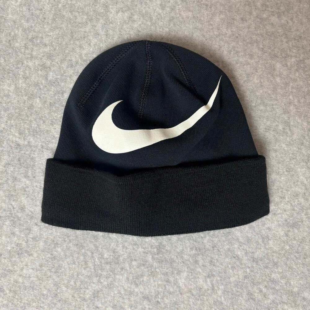 Nike Swoosh Cuffed Beanie – Black/White – One Size